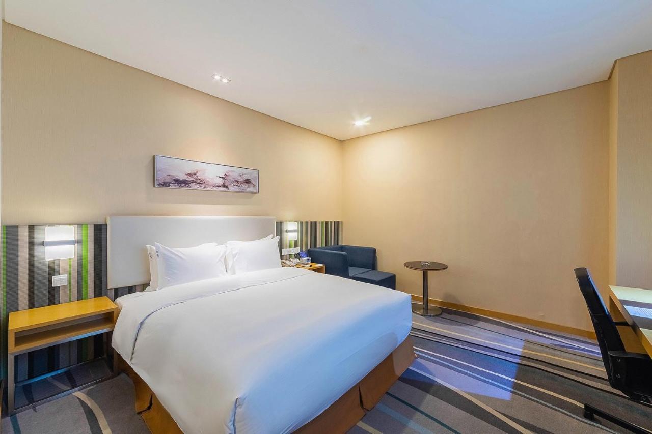 Holiday Inn Express Baoji City Centre By Ihg Exterior photo