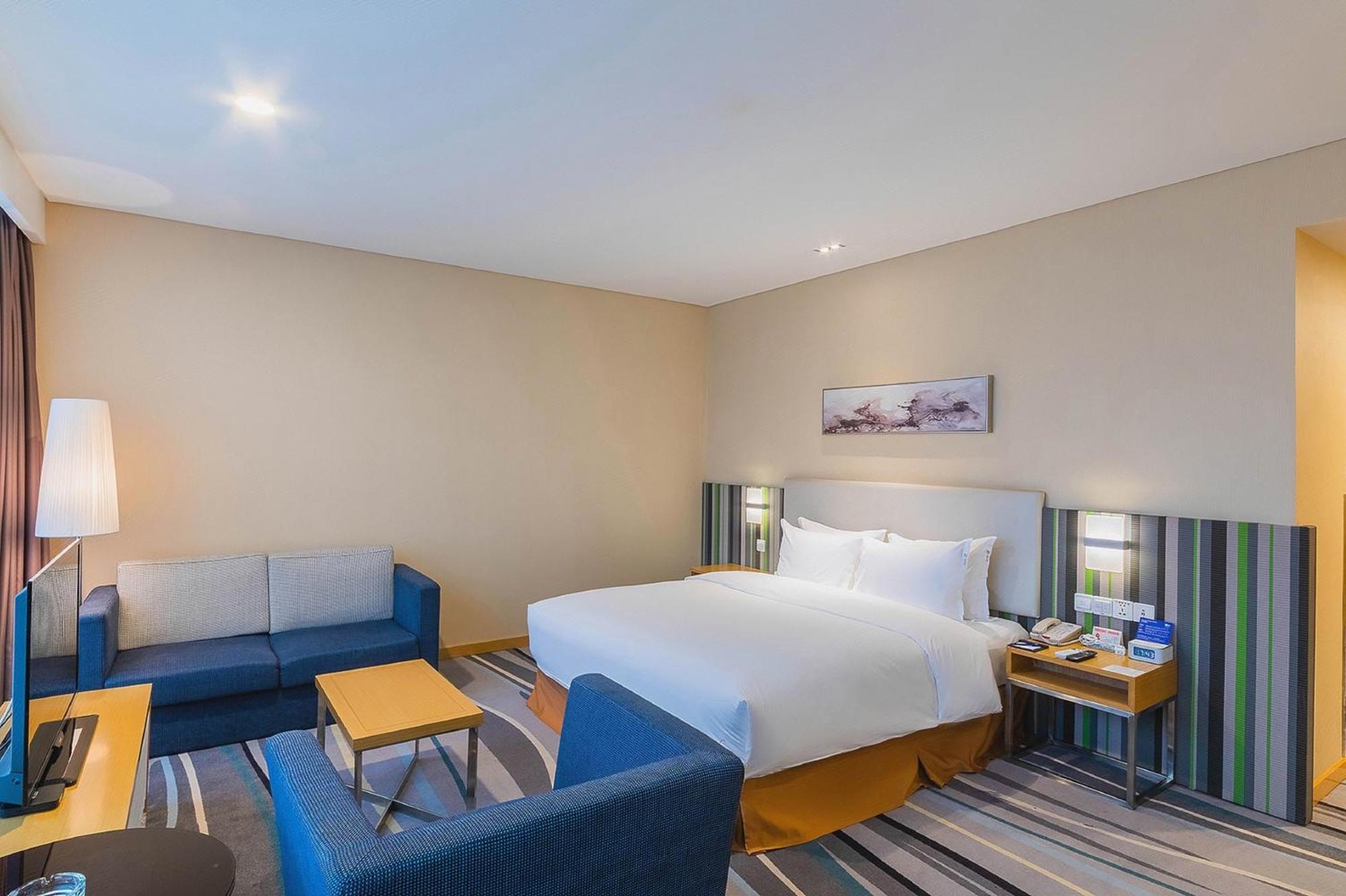 Holiday Inn Express Baoji City Centre By Ihg Exterior photo