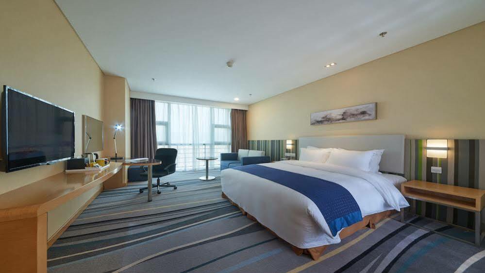Holiday Inn Express Baoji City Centre By Ihg Exterior photo